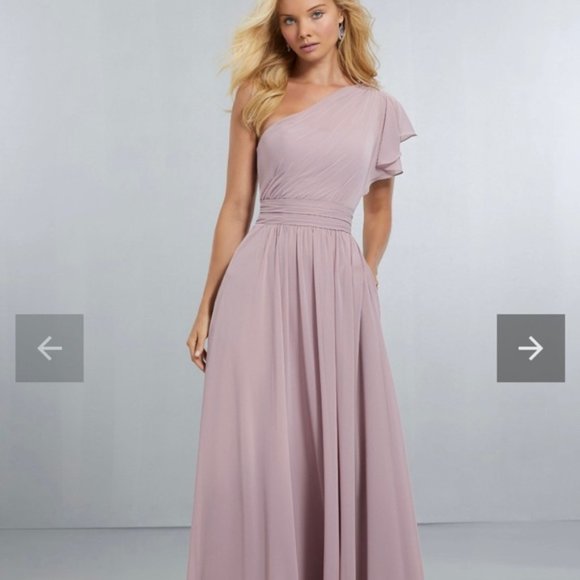 A-Line Chiffon Bridesmaids Dress. Size 2 - Picture 1 of 8
